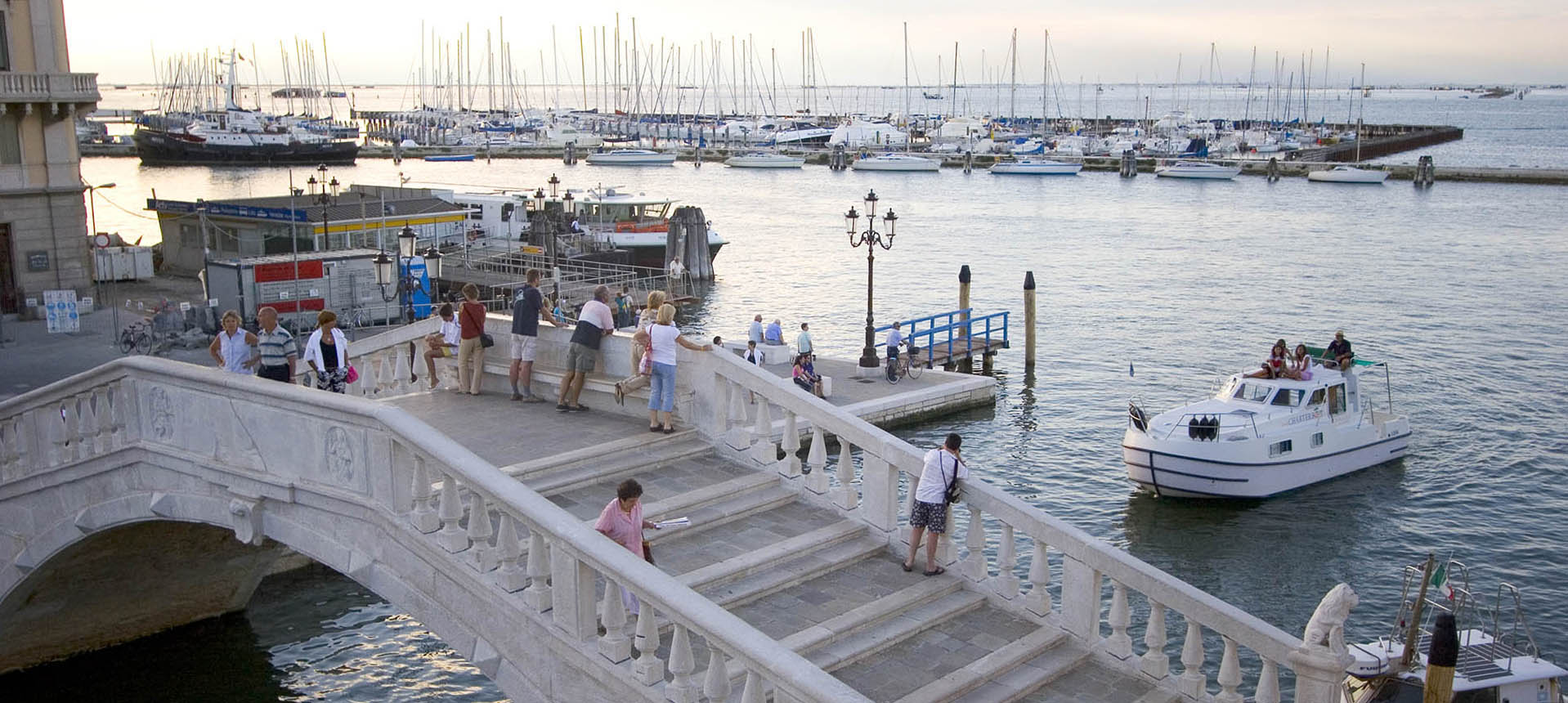 Hausboot Rendez vous fantasia Chioggia Vigo Brücke